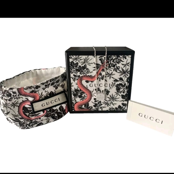 NEW Gucci Logo Square Pendant Necklace With Box And Dust Bag.Full Inclusion - Picture 1 of 17